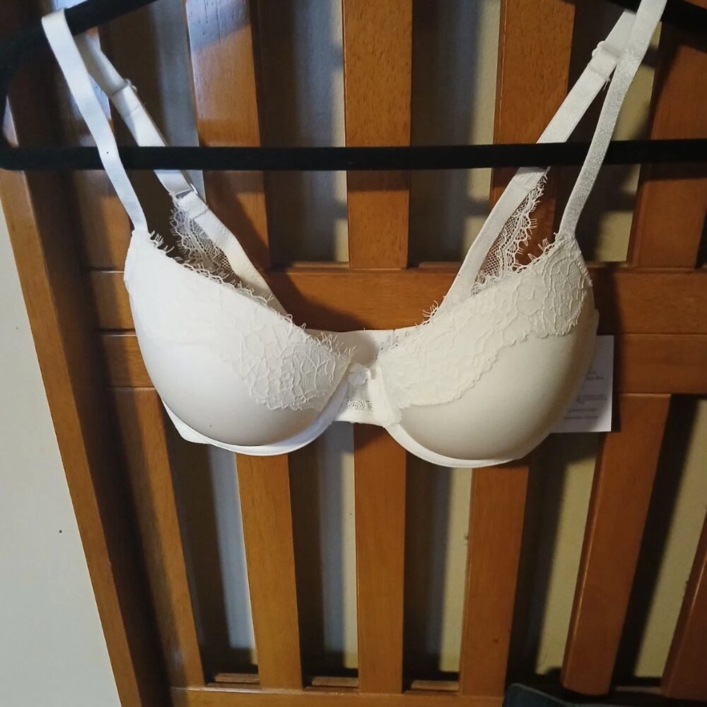 AUDEN SMOOTH LIGHT LIFT COMFORT WIRE DEMI COVERAGE BRA- WHITE SIZE 38D